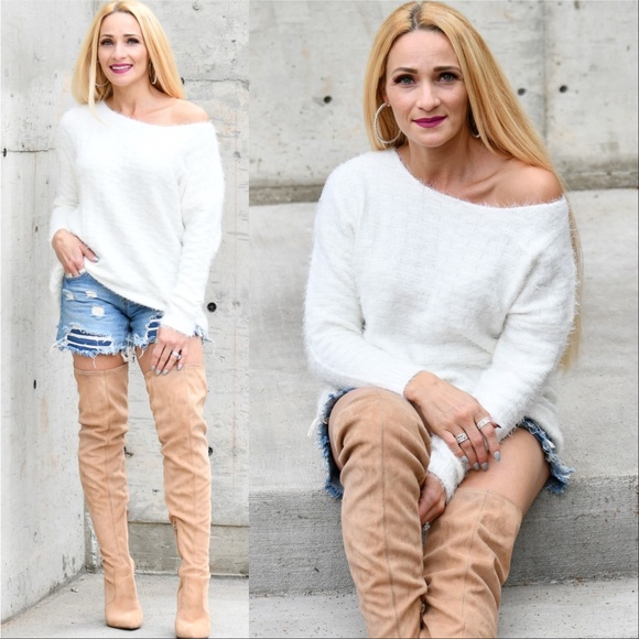 MODA ME COUTURE Sweaters - Ultra Soft Fuzzy Knit Sweater